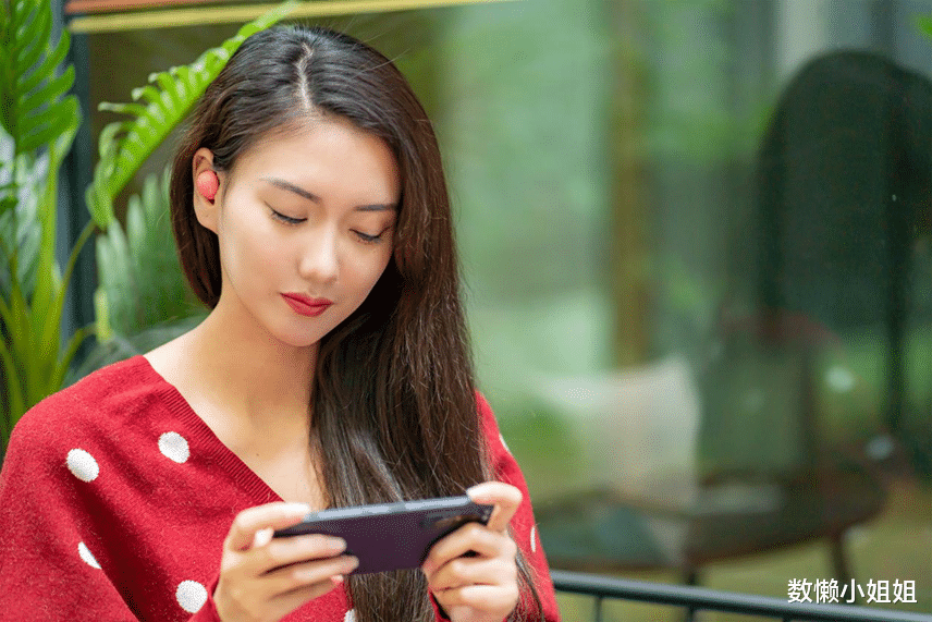 耳机|小身材的颜值担当,推荐给女生的轻巧耳机,索尼WF-C500体验分享