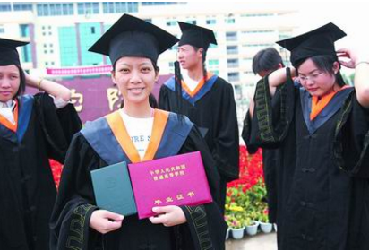 大学|“理科女生”适合的3大理想专业，毕业好找工作，收入也不低
