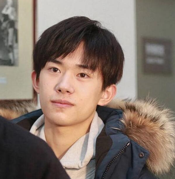 成毅|豆瓣评选四大最丑男星，王一博张哲瀚成毅上榜，最后一位争议很大