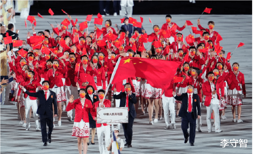 杨倩|杨倩夺奥运首金杨洋恭喜，赛场冷静私下活泼，爱美甲，曾官宣恋情