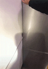 河内|某男子在河边钓鱼,电瓶车看不过去,出轮将其顶入河内