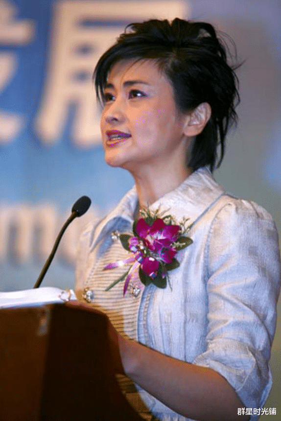 吴小莉|凤凰台吴小莉：嫁给大25岁丈夫，被求婚三次才答应，记挂浙江亲人