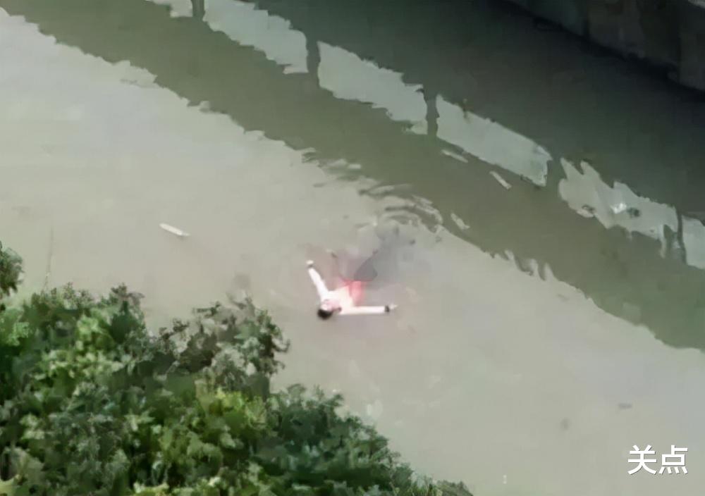 女主播 被女主播“榨干”后又被拉黑，大龄男子跳河轻生~