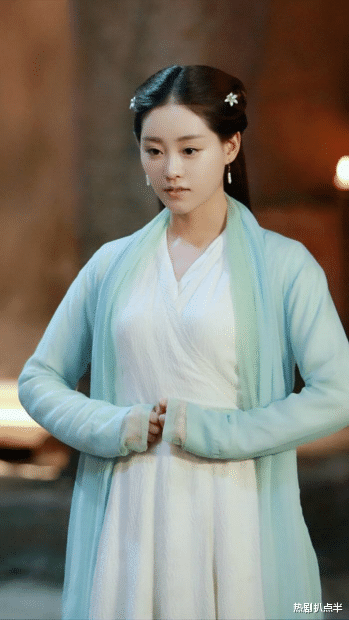 新白娘子传奇|明星古装汉式中分造型，谁丑谁尴尬，看到她真的无法接受