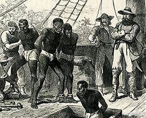 黑奴販子在運輸時，為瞭能夠增加利潤，會直接把他們全部脫光-圖2