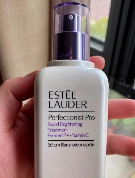 黑色素|让自己更白嫩一点 好用的美白精华液排行榜前十名 万众丛中你最白