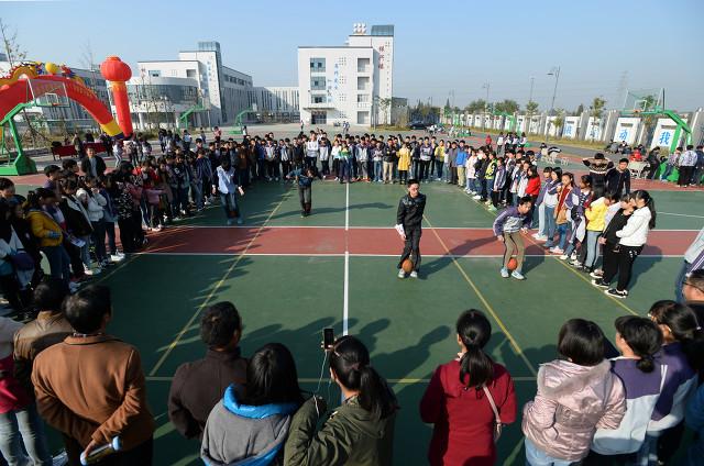 中考|为什么现在的老师喜欢劝别人去读职高，除了关心以外，还有你不知道的好处