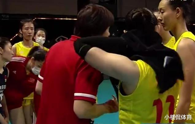 郎平|郎平在暂停时，严厉地问她：你告诉我9号扣了几个球？