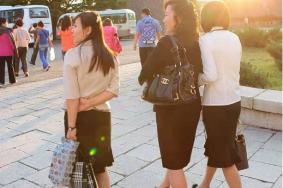 朝鲜|朝鲜人民的真实收入，物价又是如何？带一万块钱去玩能否当富豪？