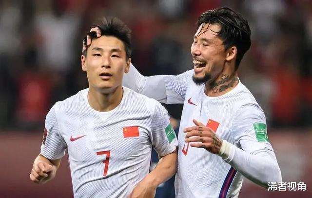 国足|中国男足踢疯了！5-0横扫对手豪取3连胜，武磊半场造2球霸气十足