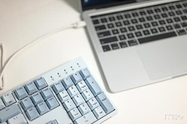 vivo|顏值實力并存，性價比首選，上手體驗杜伽K310機械鍵盤