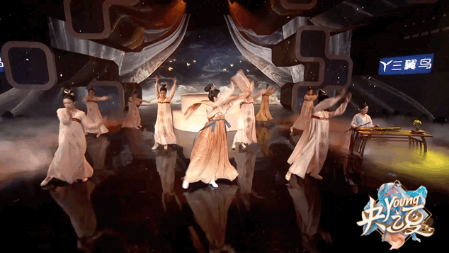 相声|央视9位主持人古装亮相，王冰冰李梓萌颜值“逆天”，不输娱乐圈