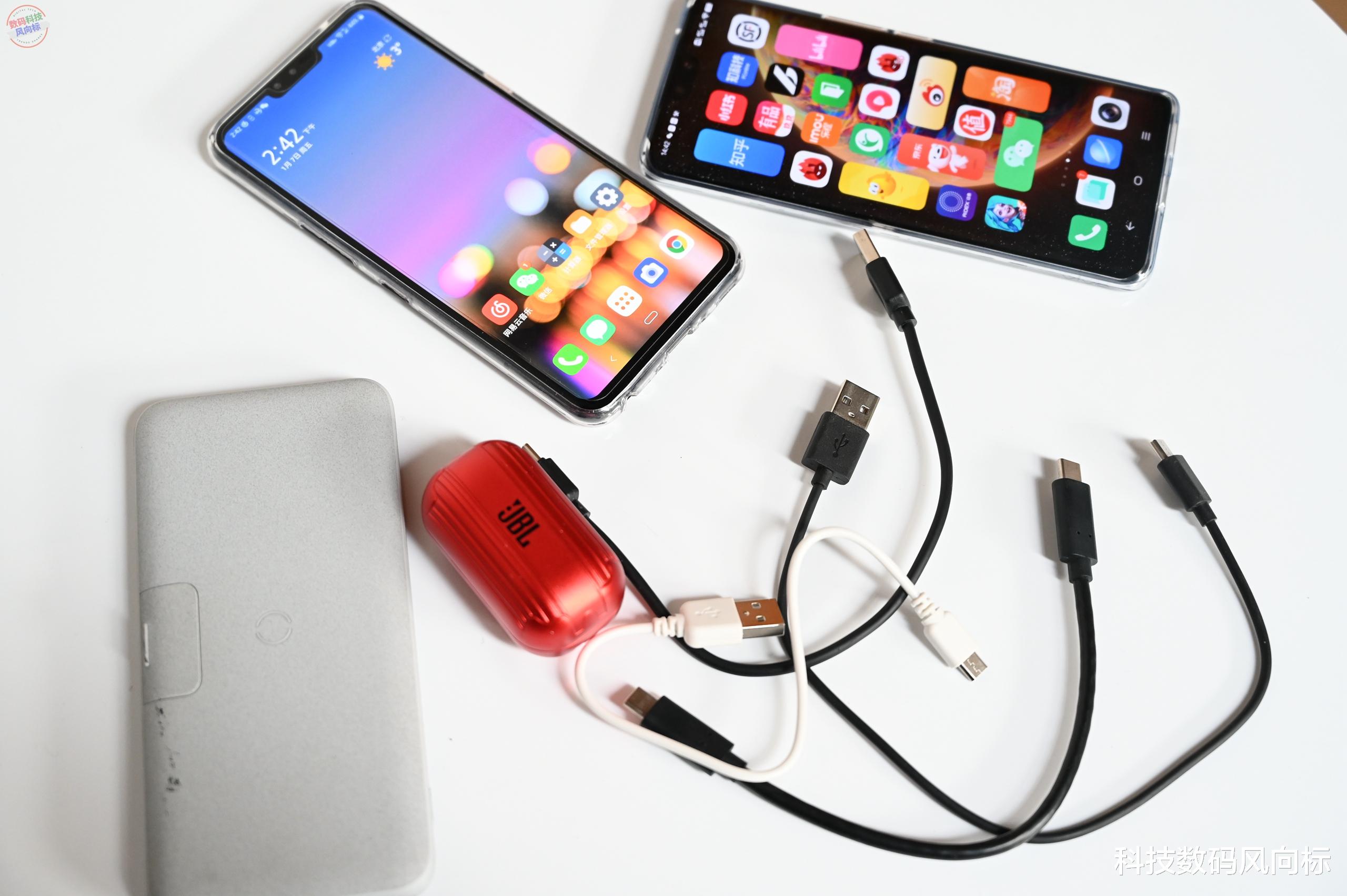 USB|一根电源线就能同时给多达5 ?部电器充电，节省了桌面空间