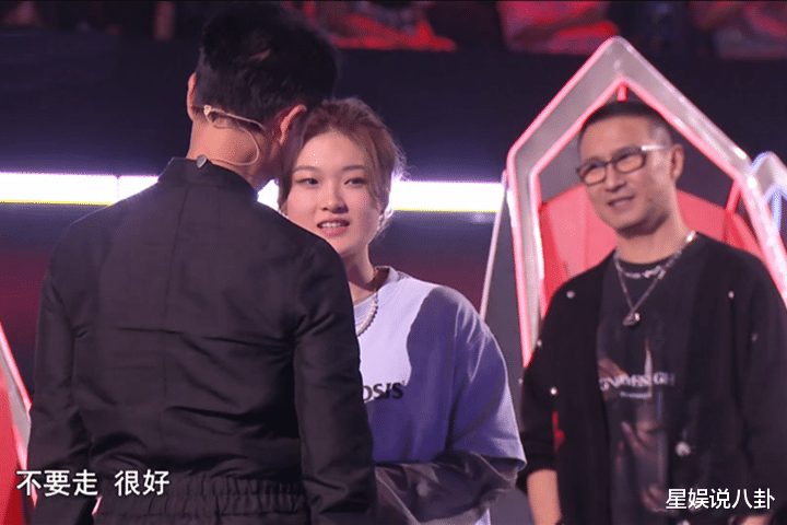 何超莲|伍珂玥秀“全家福”后，吴莫愁首谈退圈3年的原因，曾被要求自辱