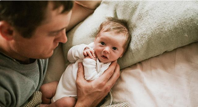 Ainee妈咪|半岁宝宝总爱抓耳朵？6个原因和处理小技巧，建议家长提前了解