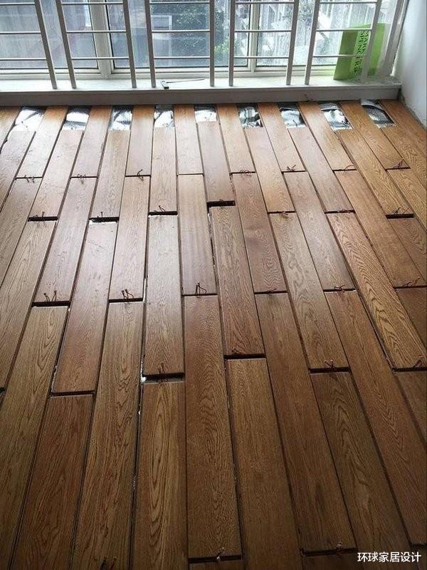 地暖已经过时了,下次装修换成“自热地板”,节能省电还舒适!