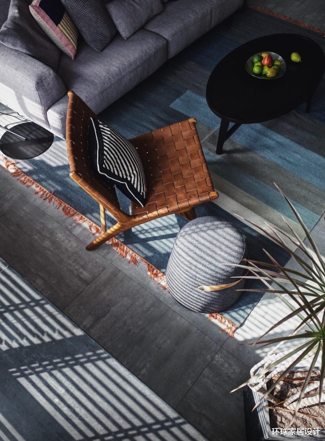 |她坚持在玄关加一扇门,家人都觉得很鸡肋,入住后才发现真好用!