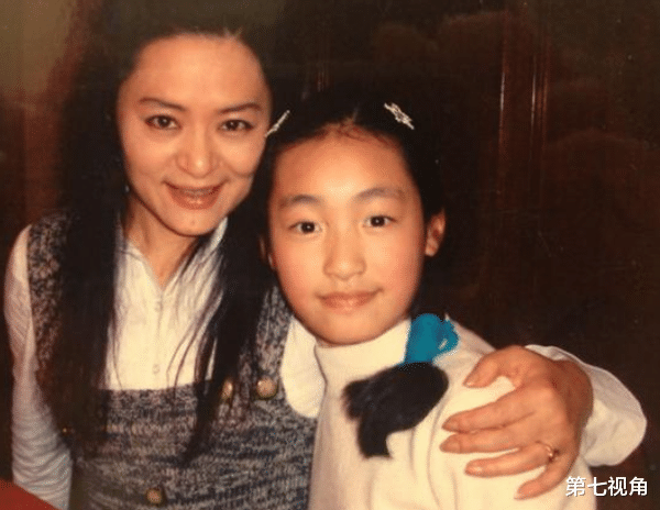 毛阿敏|她打败韦唯毛阿敏，却被弟弟砸致脑震荡，一代歌后只能当保姆谋生