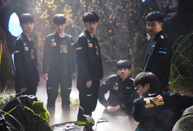 RNG|唯一全华班RNG八强倒下！网友喊话Uzi：要是你在一切该多好