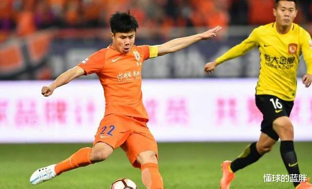 蒿俊閔|昔日泰山功勛隊(duì)長(zhǎng)被郝偉棄用，寧可用徐新咬牙堅(jiān)持，都不讓他出場(chǎng)