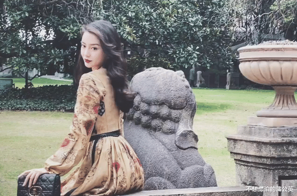 Angelababy|baby家庭地位提升，获黄晓明主动示好，女方出镜拍照一脸幸福