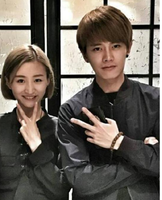 雷佳音|雷佳音老婆颜值不输热巴?看到旧照片后,网友:真没说谎