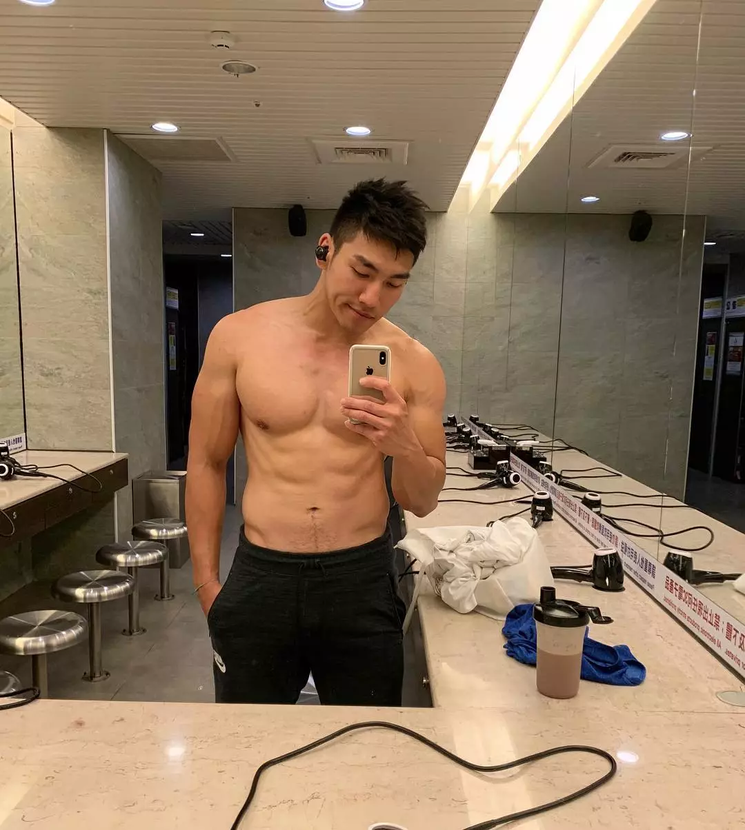 帅哥|六位肌肉帅哥可以做你“一日男友”，你会选谁？