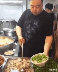 |钓鱼佬平时胆子都是这么大的吗？好家伙，还敢拍照！