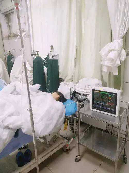 吴嘉情吧|老公偷偷借100000给女同事，却不给儿子交培训费，妻子的反应绝了