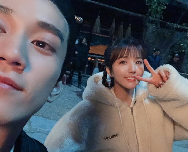 玉骨遥|《玉骨遥》全员塌房？男主轧戏，男配忙恋爱，而他已与经纪人完婚