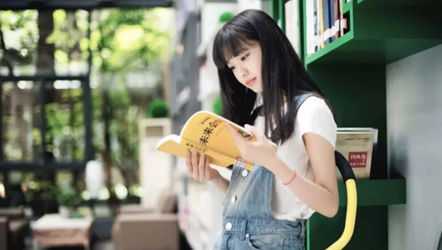 家有二宝育儿|父亲称是为女儿好，三次将其录取通知书烧毁，如今40岁终圆大学梦