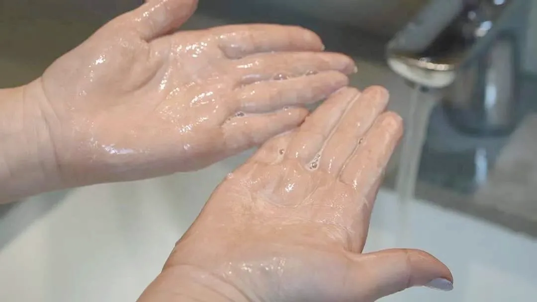 米妈不是超人|孕期用错洗发水,毁发后果比烫染严重100倍!这三款才够良心!