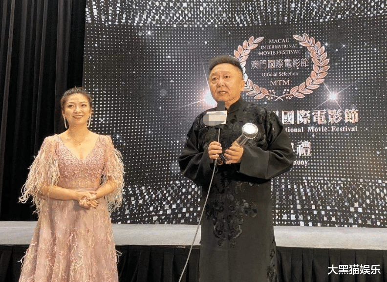 于谦|于谦：马场拆迁获赔4亿，拒绝德云社股份，娶小10岁美娇妻