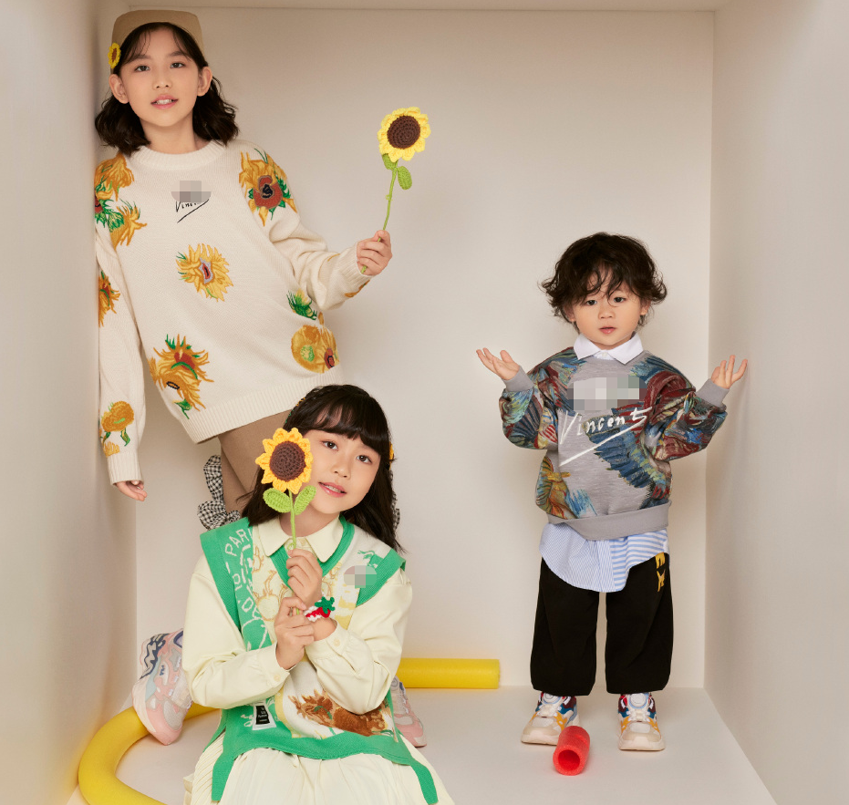 马嘉祺|蔡少芬一家五口拍杂志！俩女儿出落成美女，儿子和张晋共用一张脸