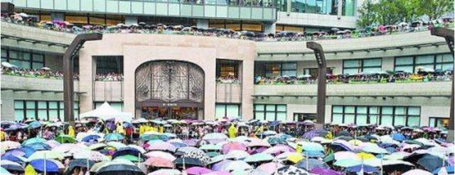 凉凉|他开演唱会迟到2个小时,忘词还不忘耍大牌,如今彻底凉凉!