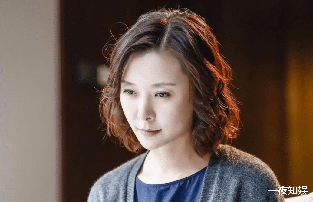 柯蓝|实力派被冷落，话题艺人成“团宠”，柯蓝用4个字扯下节目遮羞布