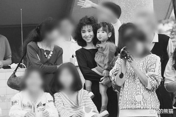 松田圣子|松田圣子 那天一晚也没睡就陪在沙也加身边 白发人送黑发人的痛