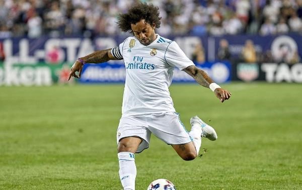  33岁功勋惨遭安胖放弃！巴西飞翼联手穆鸟？巴黎重演水爷式交易