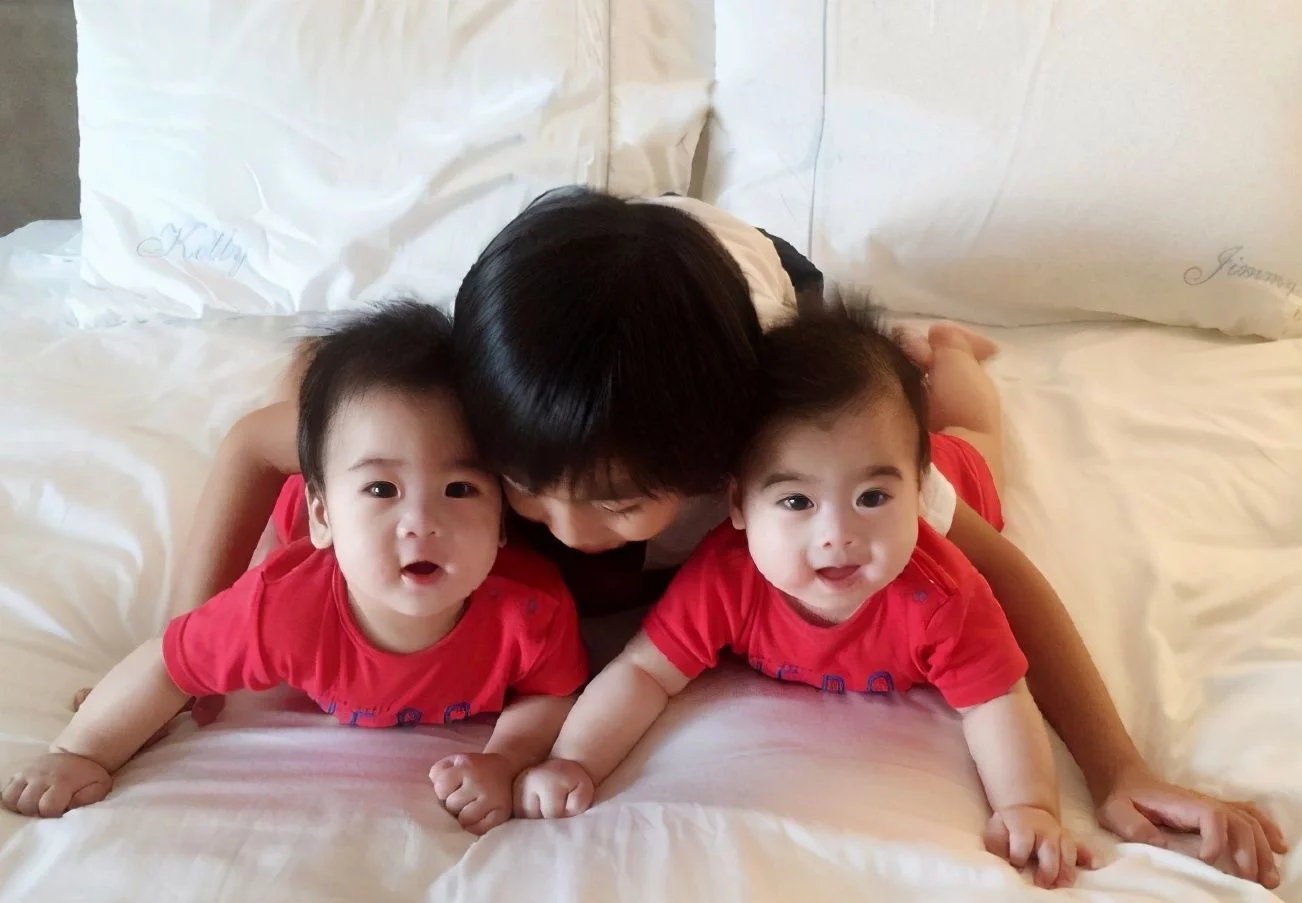 橙子正能量 为什么现在的年轻夫妇，动不动就生“双胞胎”？医生：不是偶然