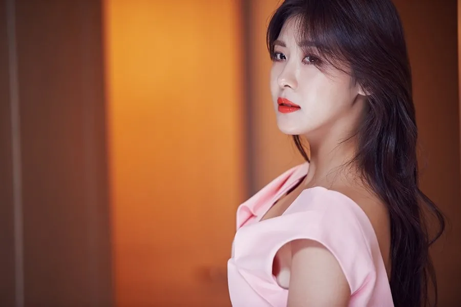 河智苑|突发抑郁，画风诡异，又来一个崔雪莉？