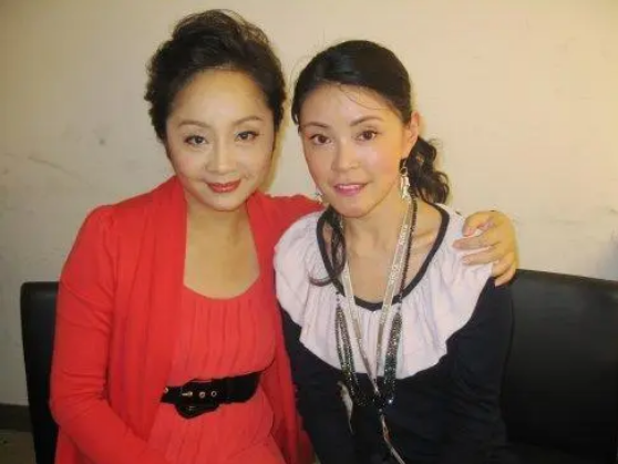 |著名演员唐静：与王新军离异后，她与儿子的生活状况怎样？