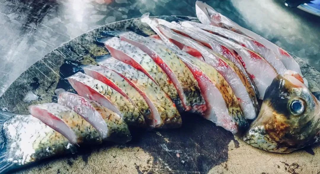 海钓|野奢不被鄙视？你问问那些爱钓鱼的老孩子们，他们有活蹦乱跳的经验！
