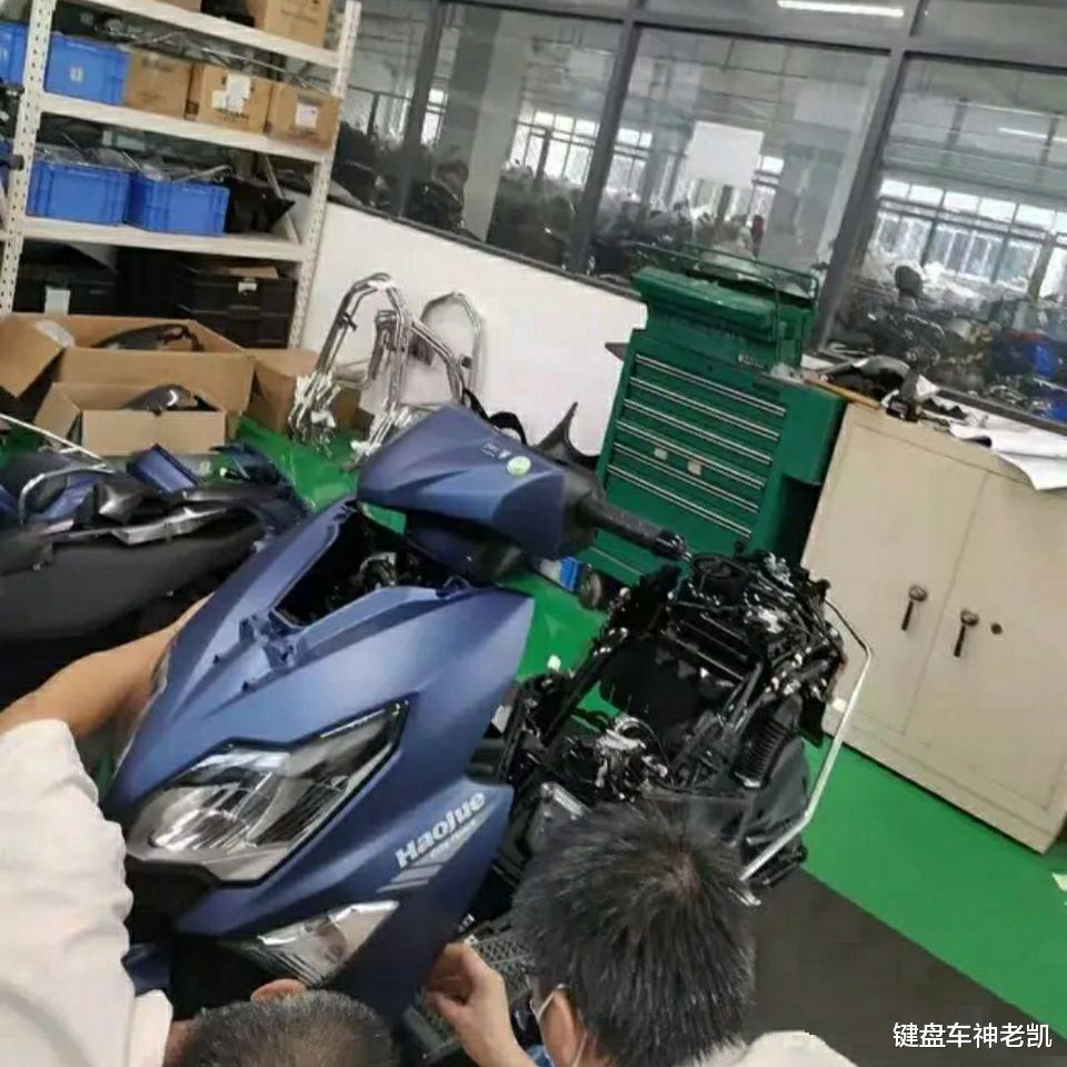 豪爵 豪爵GW300亮相，可是并非民用版，神秘踏板曝光，可是撞脸UY惹争议