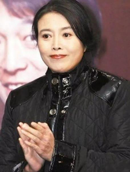 丁嘉丽|她是孙红雷前女友，堕胎4次，如今61岁仍单身一人
