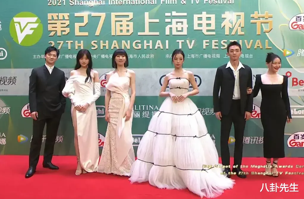 霍启刚|白玉兰颁奖礼：白百何穿深V秀事业线，《觉醒年代》成最大赢家