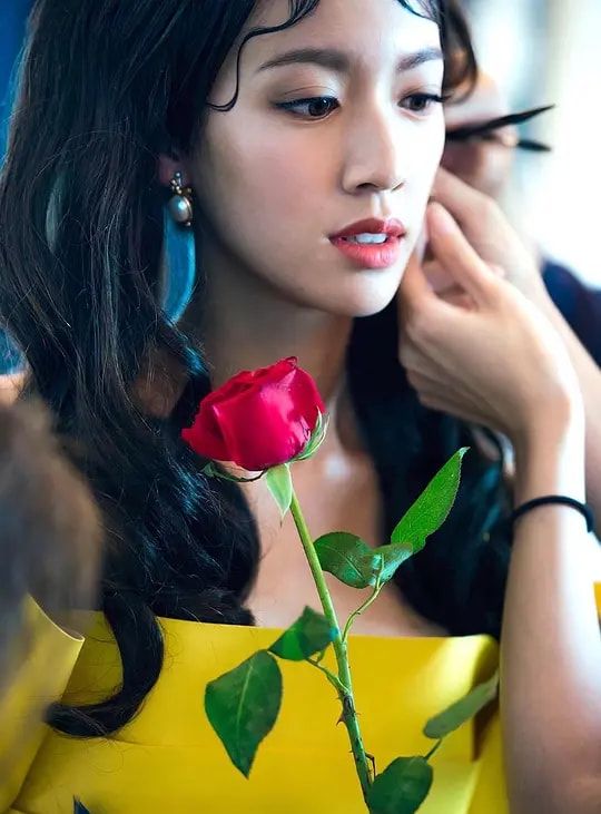 蔡思贝|她被誉为“TVB发电机”，曾被开价200万一晚，入行7年传15段绯闻