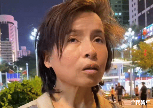 深圳:女子为情所伤流浪街头,气质优雅长相漂亮,曾也是位女强人