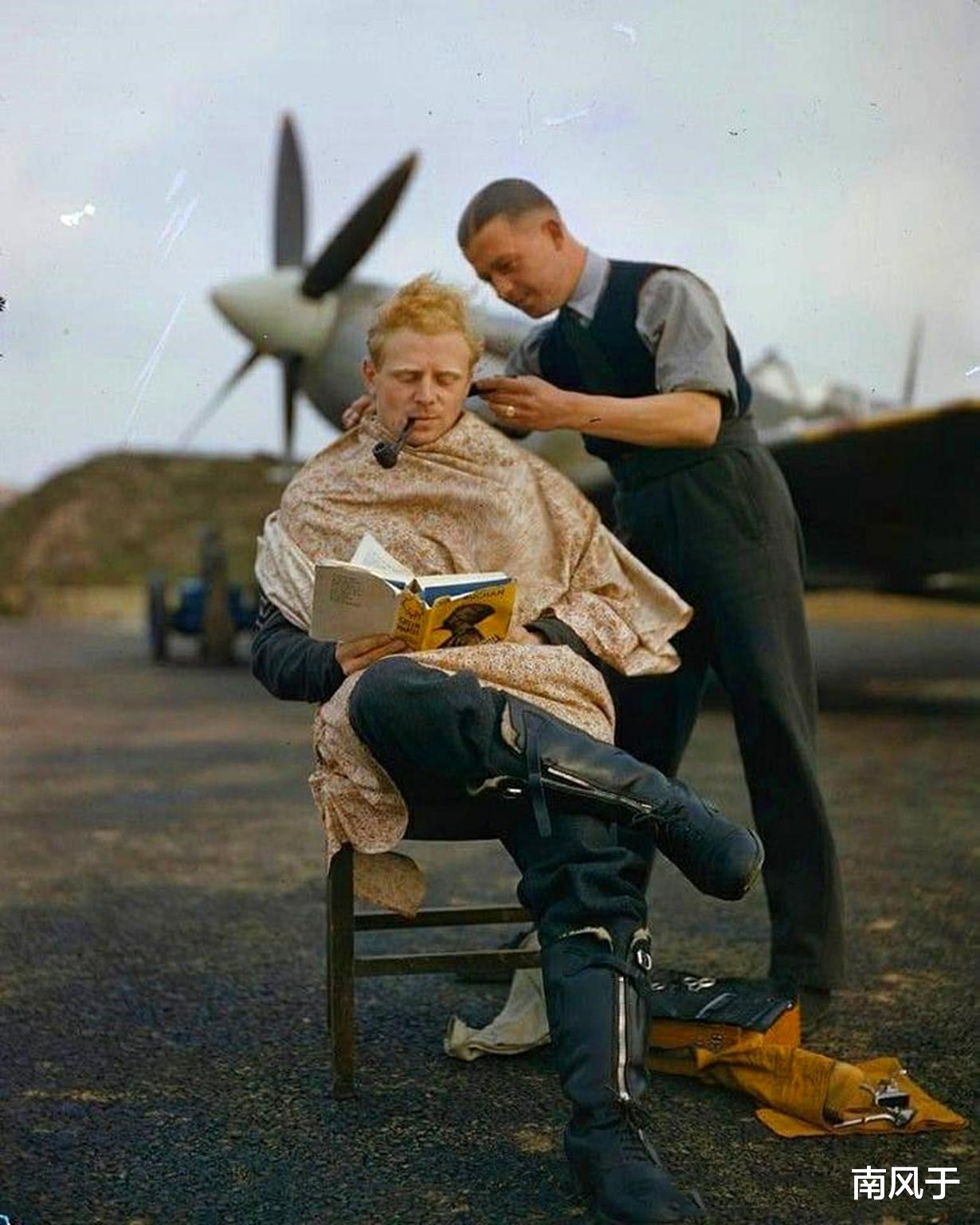 刘骏|历史过目难忘瞬间：囚犯把德军扔进臭水沟，图9成群的女学生祭拜日军