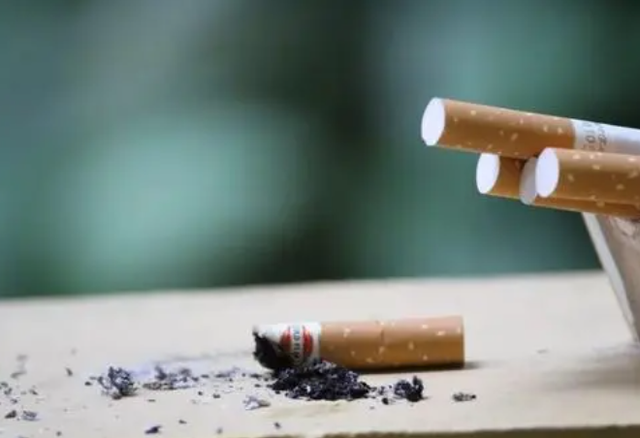 戒烟|老烟民成功戒烟后,肺还能恢复正常吗?医生告诉你最佳的戒烟年龄