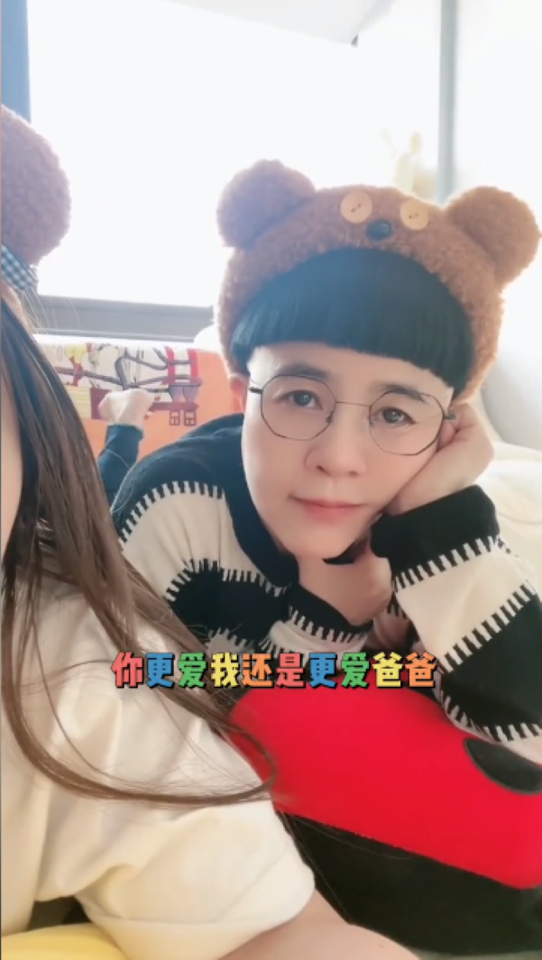 刘纯燕|金龟子回应儿子传闻,晒女儿旧照高情商辟谣,获老公王宁隔空表白